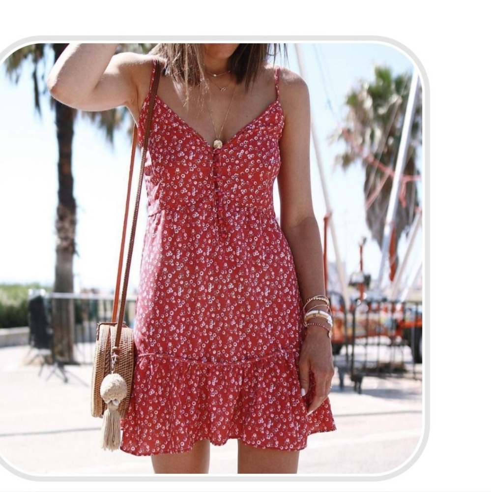 Cute Red and White Flower Summer Dress! ☀️